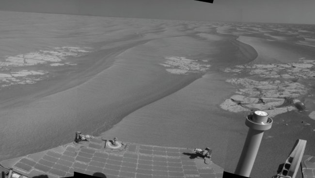 Opportunity's view on Mars, June 25, 2010