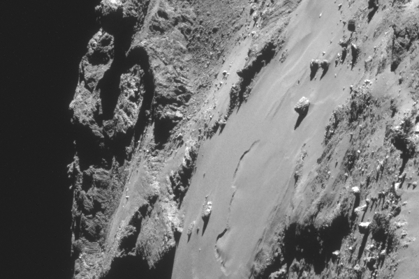 Giant boulders on Comet 67P/C-G