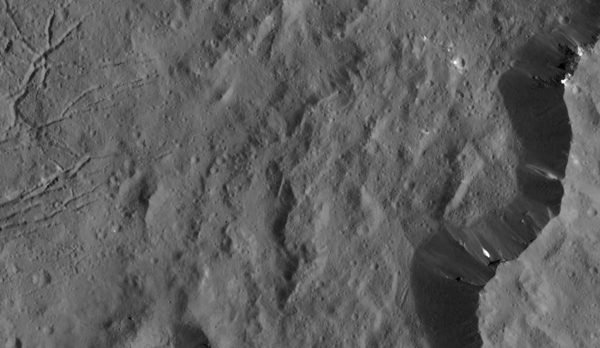 bright areas on crater wall on Ceres