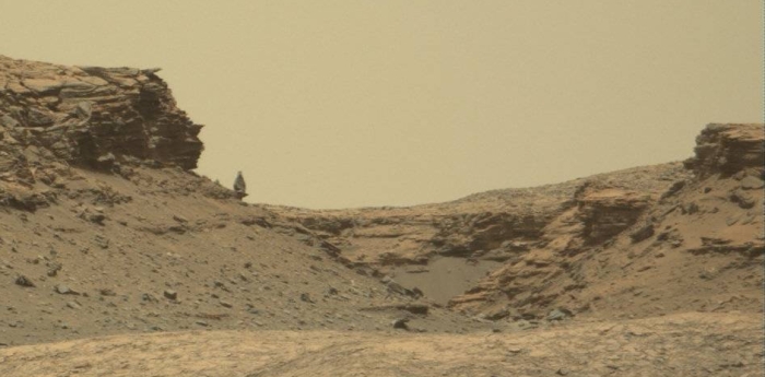 Balanced rock on Mars