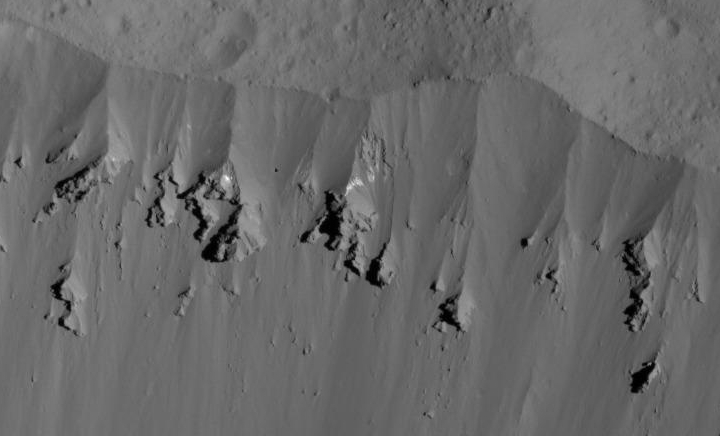 Landslides on rim of Occator Crater