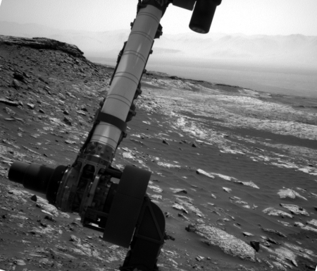 Curiosity looks out over Gale Crater