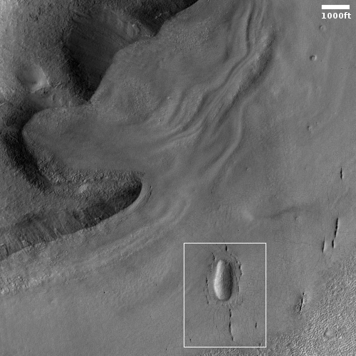 Cracking glaciers on Mars