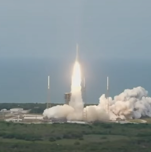Atlas-5 immediately after lift-off