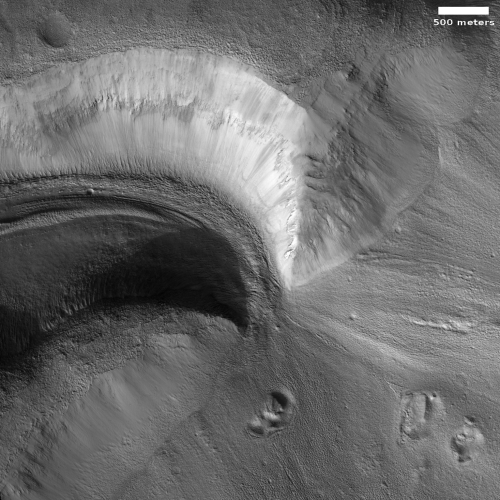 Thick flow into Mamers Valles on Mars