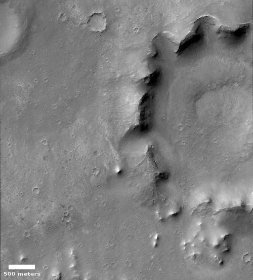 A Martian crater with a very weird rim