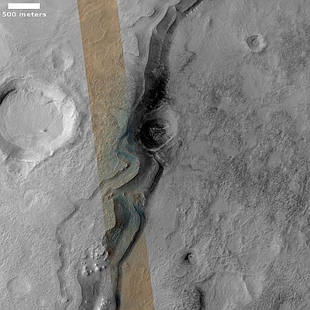 Glacial layers in Mars' glacier country