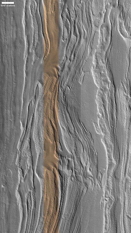 Graceful beauty found within the glacial mid-latitudes of Mars