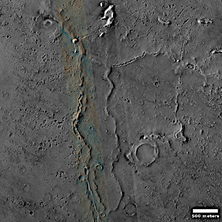 A cracking Martian surface