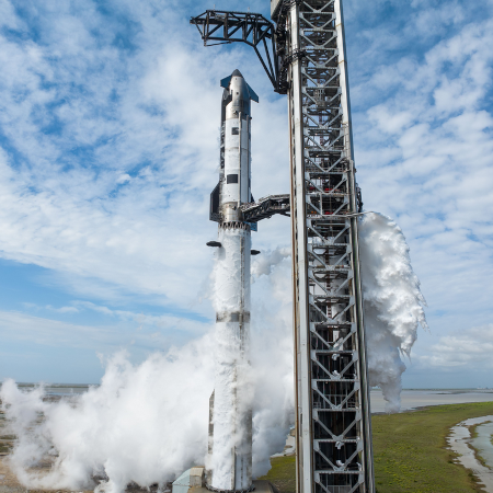 Starship/Superheavy (version 3) on launchpad